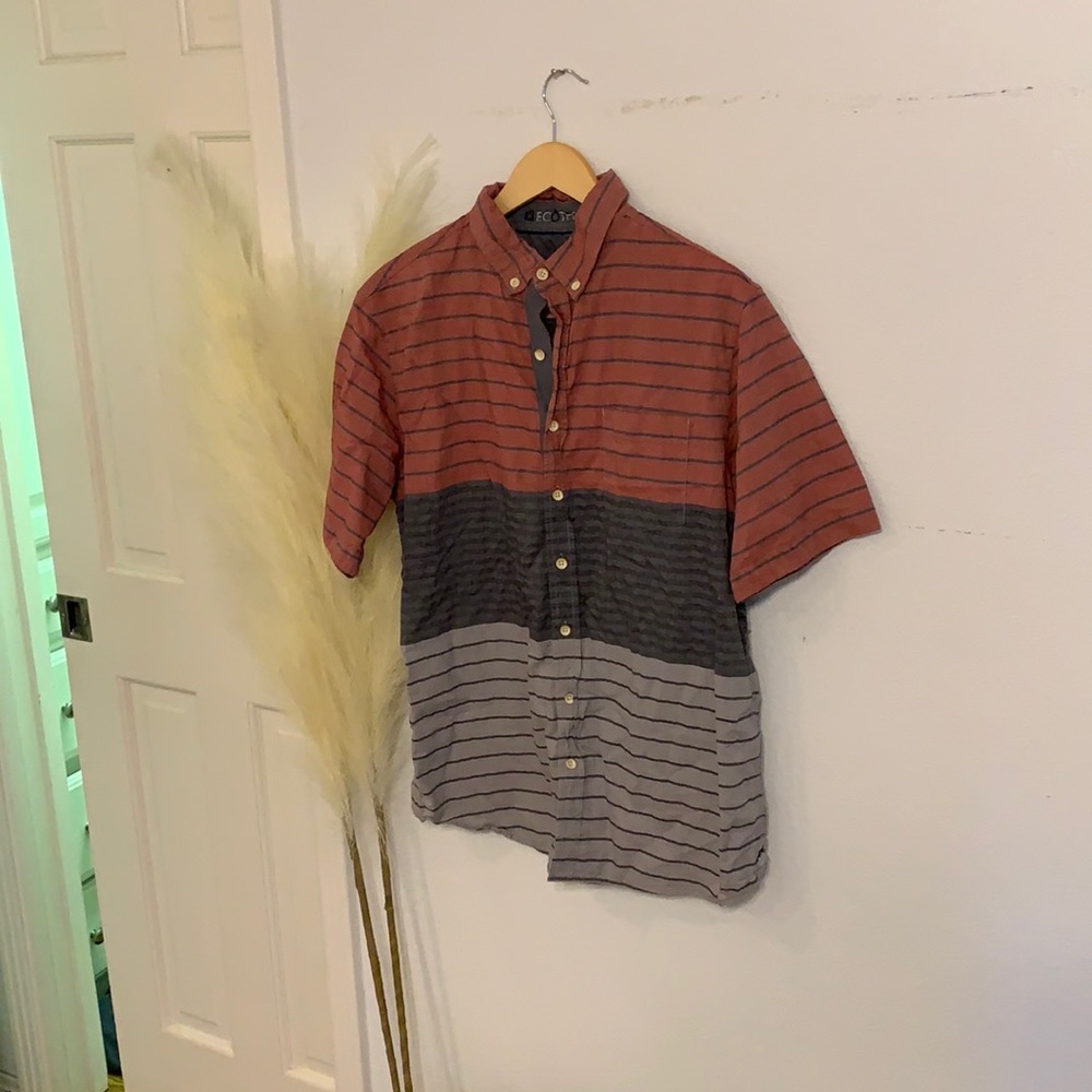 Short sleeve button down. Large. Worn once and been in closet for a year.